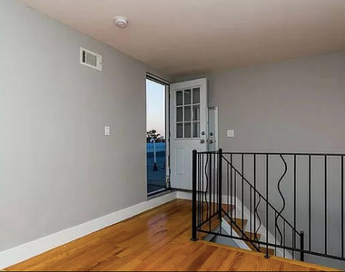 321 Putnam Avenue - Photo Thumbnail 9
