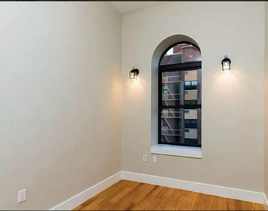 321 Putnam Avenue - Photo Thumbnail 6