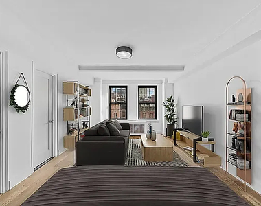 25 East 67th Street - Photo Thumbnail 3
