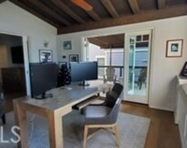 214 Marguerite Avenue - Photo Thumbnail 12