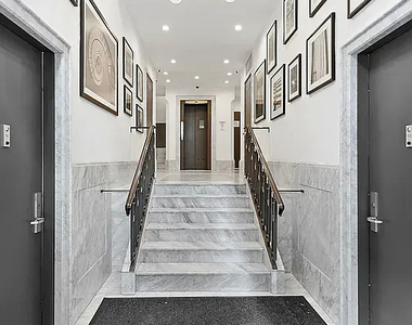 44 E End Avenue - Photo Thumbnail 7