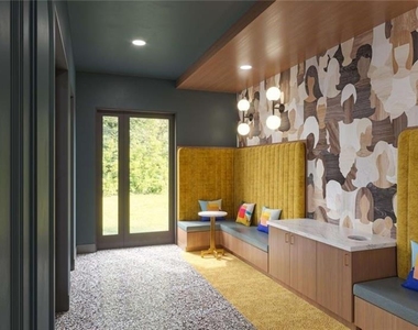 100 Oakbrook Drive - Photo Thumbnail 6