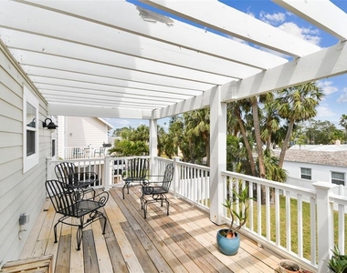 16033 Gulf Boulevard - Photo Thumbnail 24