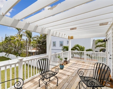 16033 Gulf Boulevard - Photo Thumbnail 22