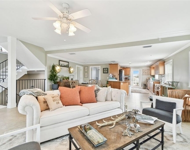 16033 Gulf Boulevard - Photo Thumbnail 9
