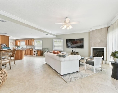 16033 Gulf Boulevard - Photo Thumbnail 4