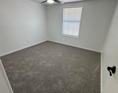 420-420 Mills Street - Photo Thumbnail 6