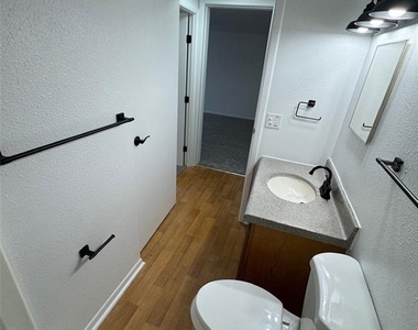 420-420 Mills Street - Photo Thumbnail 9