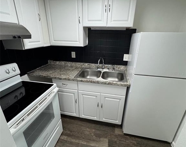 1745-1745 Ne 2nd Street - Photo Thumbnail 4