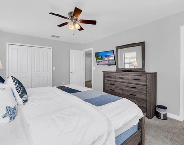 5504 Solterra Circle - Photo Thumbnail 18