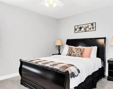 5504 Solterra Circle - Photo Thumbnail 24
