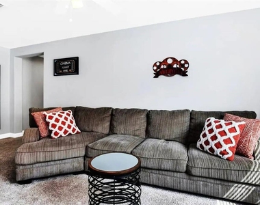 5504 Solterra Circle - Photo Thumbnail 10