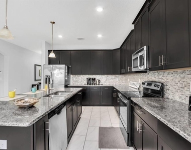5504 Solterra Circle - Photo Thumbnail 4