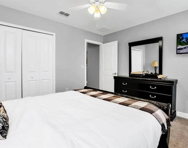 5504 Solterra Circle - Photo Thumbnail 25