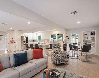 2266 Clematis Street - Photo Thumbnail 3
