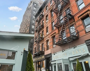 17 Greenwich Avenue - Photo Thumbnail 6