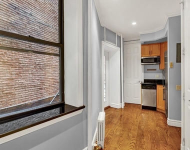East 35th Street - Photo Thumbnail 2