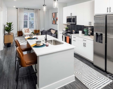 1015 N Alexander Street - Photo Thumbnail 5