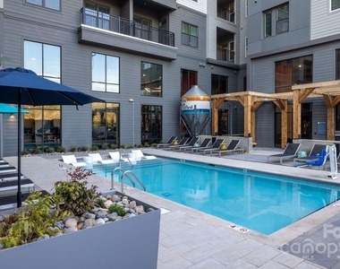 1015 N Alexander Street - Photo Thumbnail 13