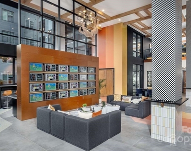 1015 N Alexander Street - Photo Thumbnail 16