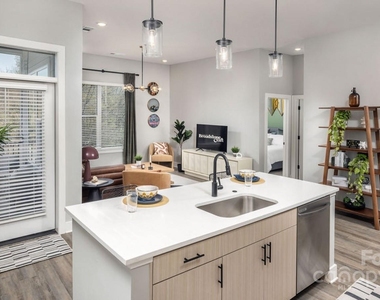 1015 N Alexander Street - Photo Thumbnail 1