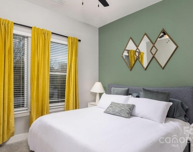 1015 N Alexander Street - Photo Thumbnail 22