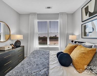 2020 W Morehead Street - Photo Thumbnail 15