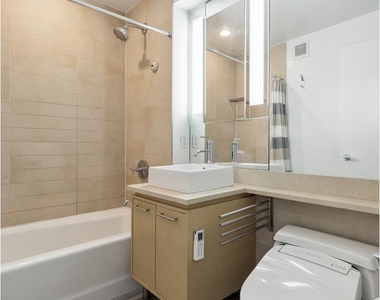 306 Gold St - Photo Thumbnail 5