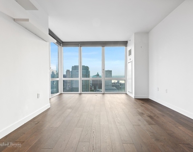 306 Gold St - Photo Thumbnail 1