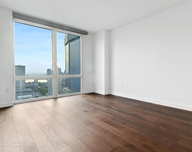 306 Gold St - Photo Thumbnail 4