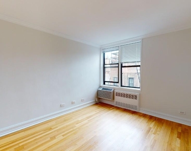 West 13th Street - Photo Thumbnail 7