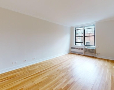 West 13th Street - Photo Thumbnail 4