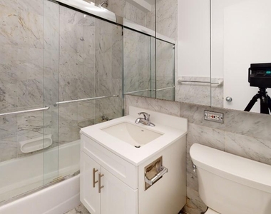West 13th Street - Photo Thumbnail 10
