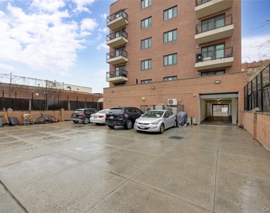 Jamaica Avenue - Photo Thumbnail 19
