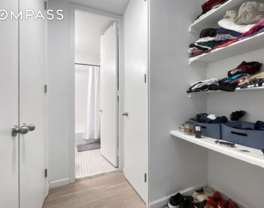 300 E 33rd Street - Photo Thumbnail 6