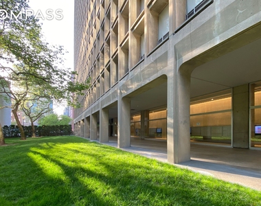 300 E 33rd Street - Photo Thumbnail 15