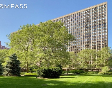 300 E 33rd Street - Photo Thumbnail 8
