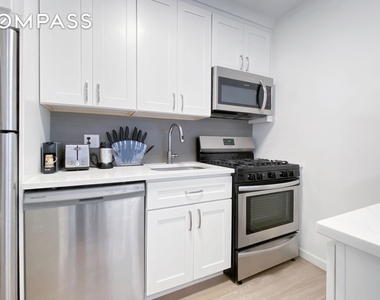 300 E 33rd Street - Photo Thumbnail 5