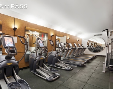 300 E 33rd Street - Photo Thumbnail 10