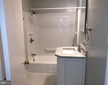 21 S Stewart Street - Photo Thumbnail 7
