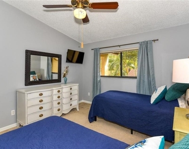 5652 Ashton Lake Drive - Photo Thumbnail 18