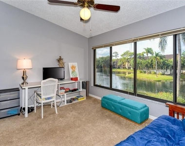 5652 Ashton Lake Drive - Photo Thumbnail 9