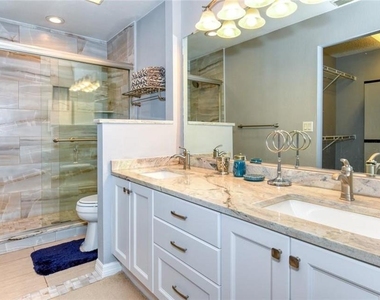 5652 Ashton Lake Drive - Photo Thumbnail 12