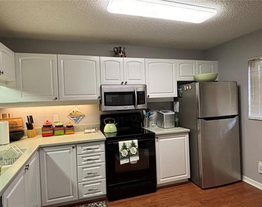 5652 Ashton Lake Drive - Photo Thumbnail 21