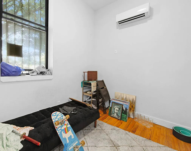 485 Evergreen Ave - Photo Thumbnail 10