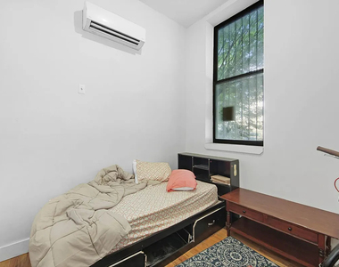 485 Evergreen Ave - Photo Thumbnail 12