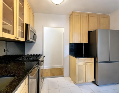 424 West End Avenue - Photo Thumbnail 1