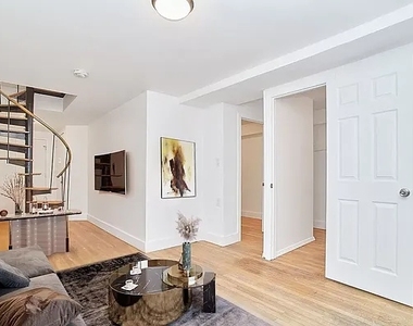 East 53rd Street - Photo Thumbnail 1