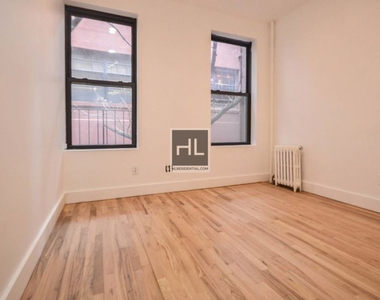 East 53rd Street - Photo Thumbnail 4