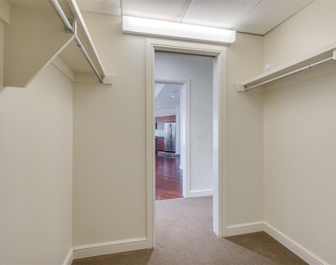 5900 Mosteller Drive - Photo Thumbnail 15
